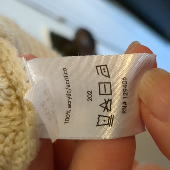 Venus Asymmetrical V-neck cable knit front crossover sweater - Picture 3 of 7